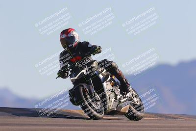 media/Nov-06-2023-Moto Forza (Mon) [[ce023d0744]]/3-Intermediate Group/Session 5 (Turn 9)/